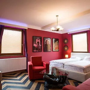 Hotell Retro Garage, Ostrava